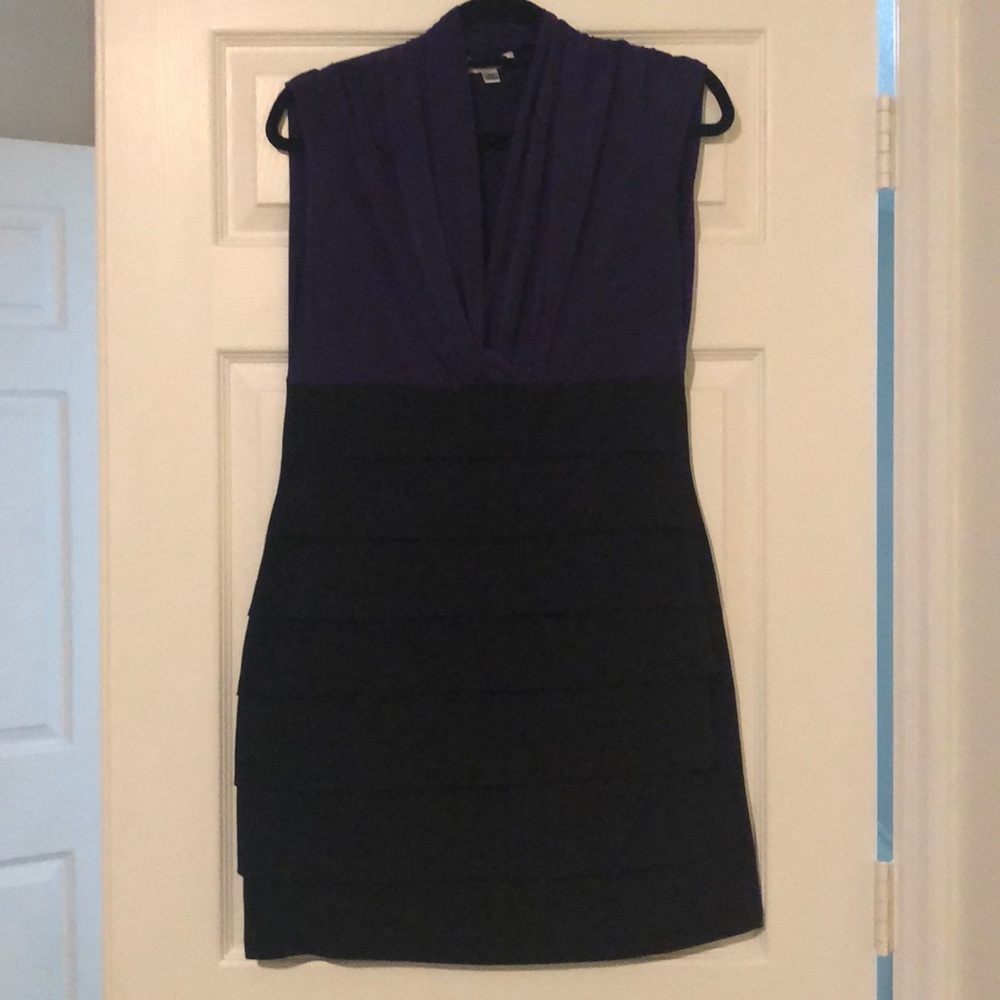Bandage dress with v-neck cut